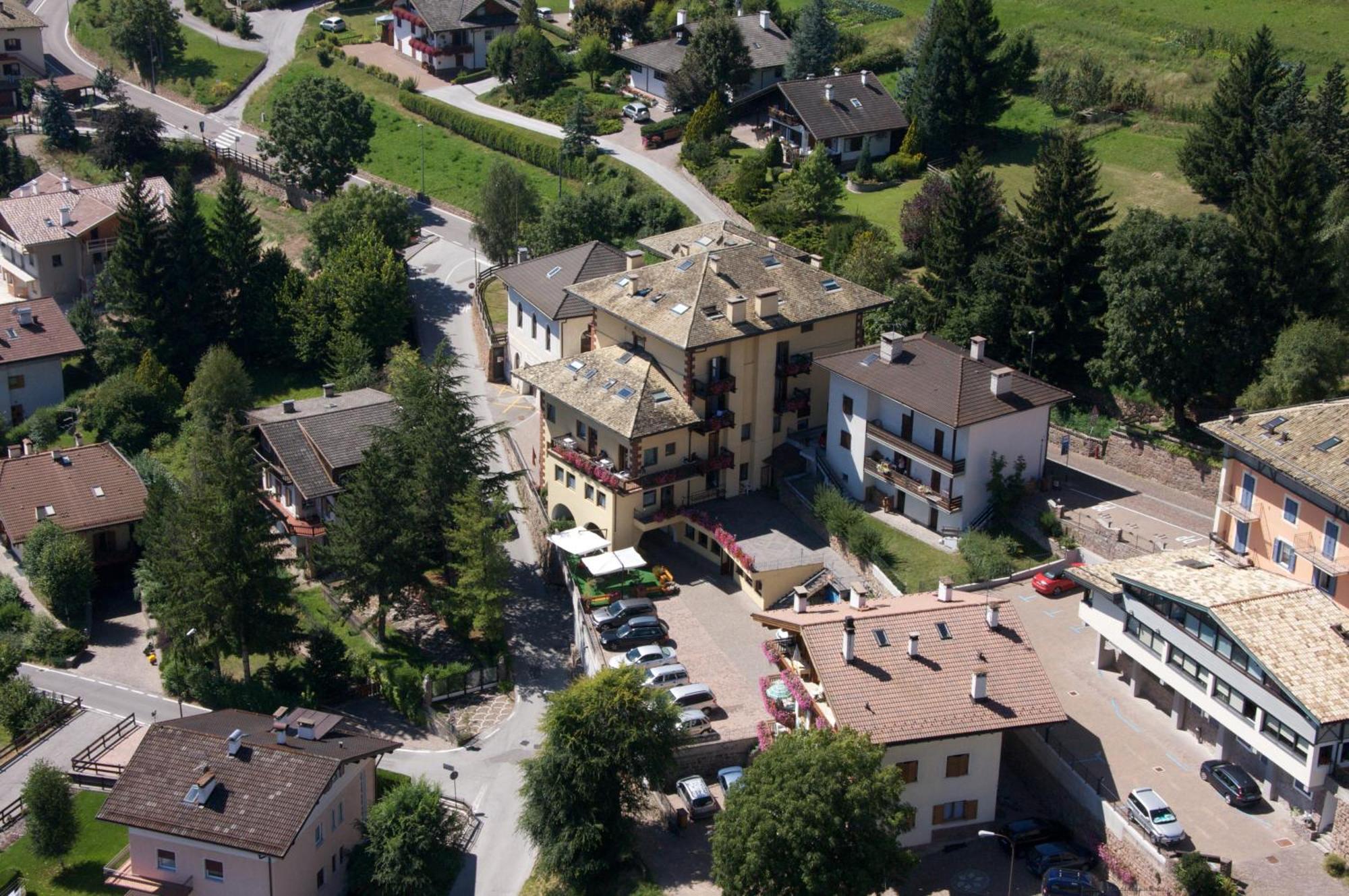 Hotel Corona Carano  Esterno foto